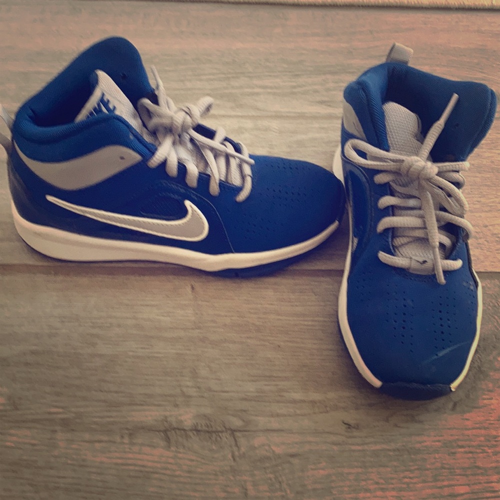 Boys Nike sneakers.